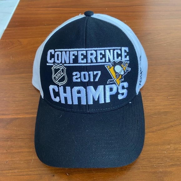 Reebok NHL 2017 Stanley Cup Champions Hat - Picture 2 of 4